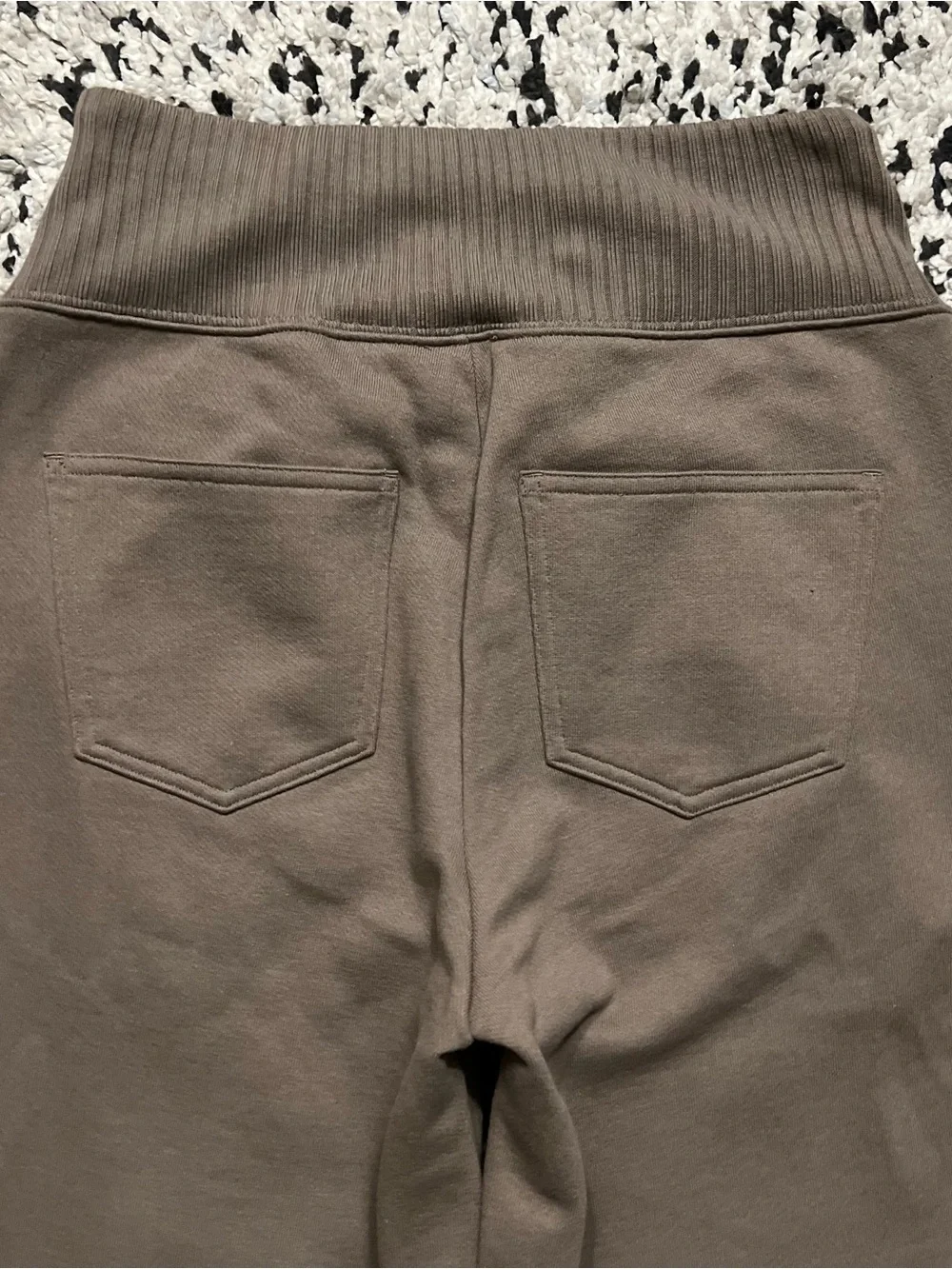 Alo Yoga Serenity Wide Leg Sweatpants Brown Cozy Comfortable Women’s Athleisure